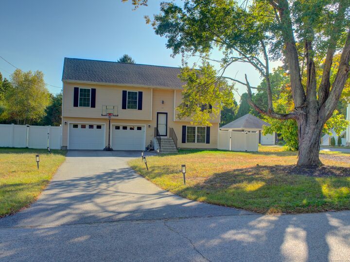 13 Dock Road  Montville CT 06382 photo