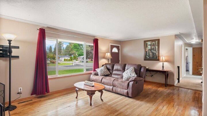 Property Photo: 303 W Barnes Rd WA 99218