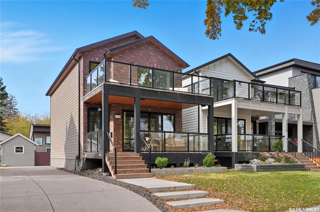 Property Photo:  1172A Spadina Crescent E  SK S7K 3H8 