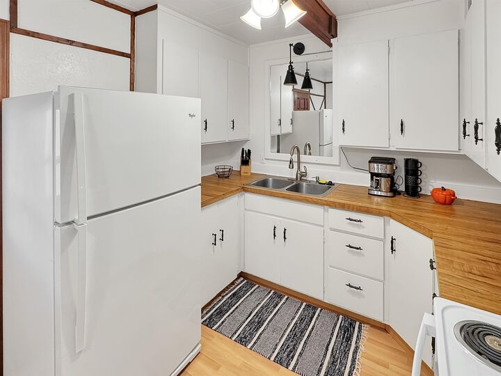 Property Photo: 1865 Douglass Street CA 96080-9999