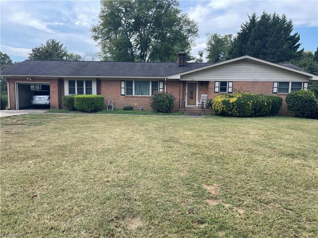 Property Photo: 260 Old Hollow Road NC 27105