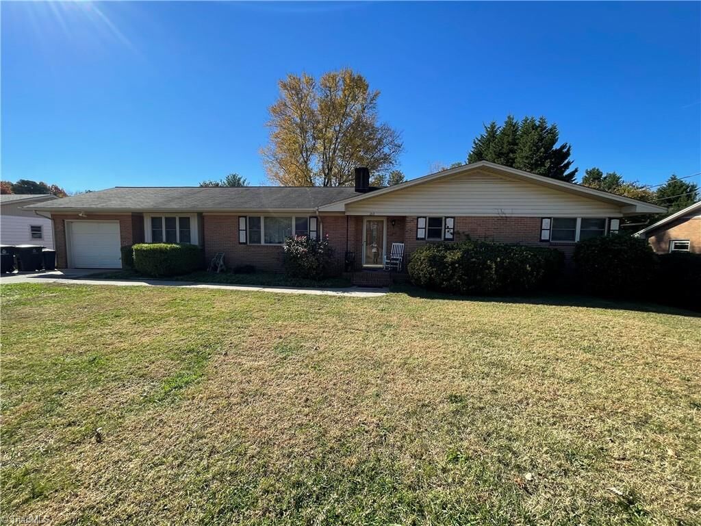 Property Photo: 260 Old Hollow Road NC 27105