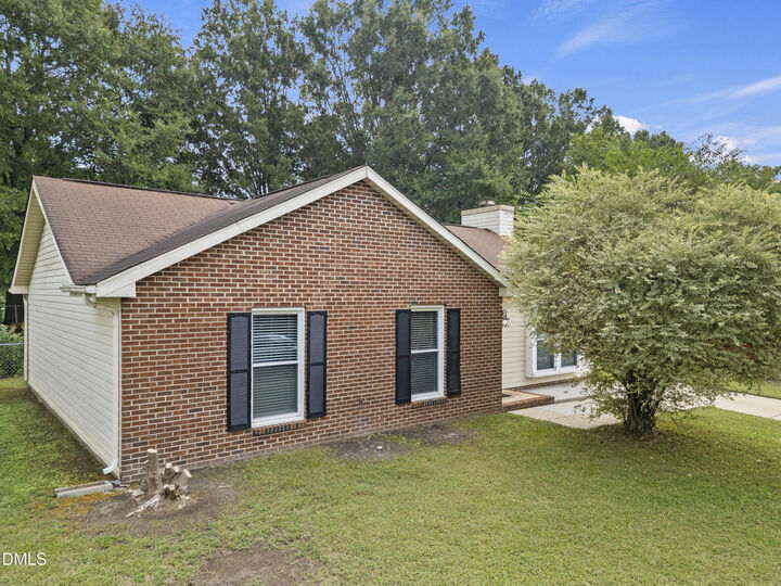 Property Photo:  1916 Riverknoll Drive  NC 27610 