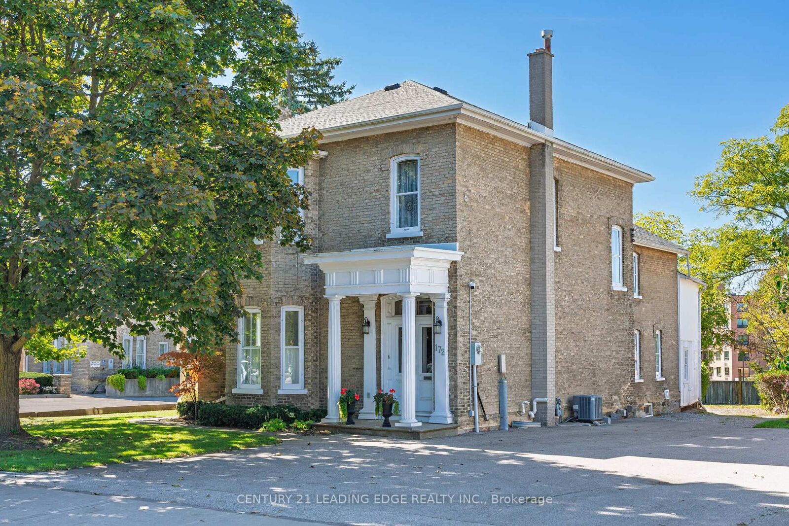 Property Photo:  172 Main Street N  ON L3P 1Y3 