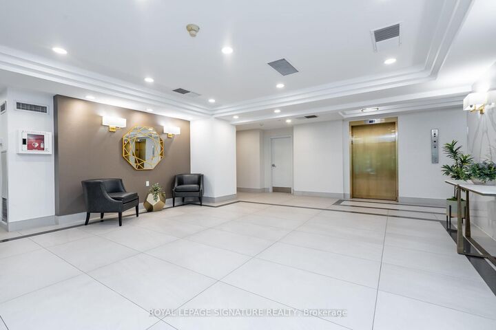 Property Photo: 22 Hanover Road 407 ON L6S 5K7