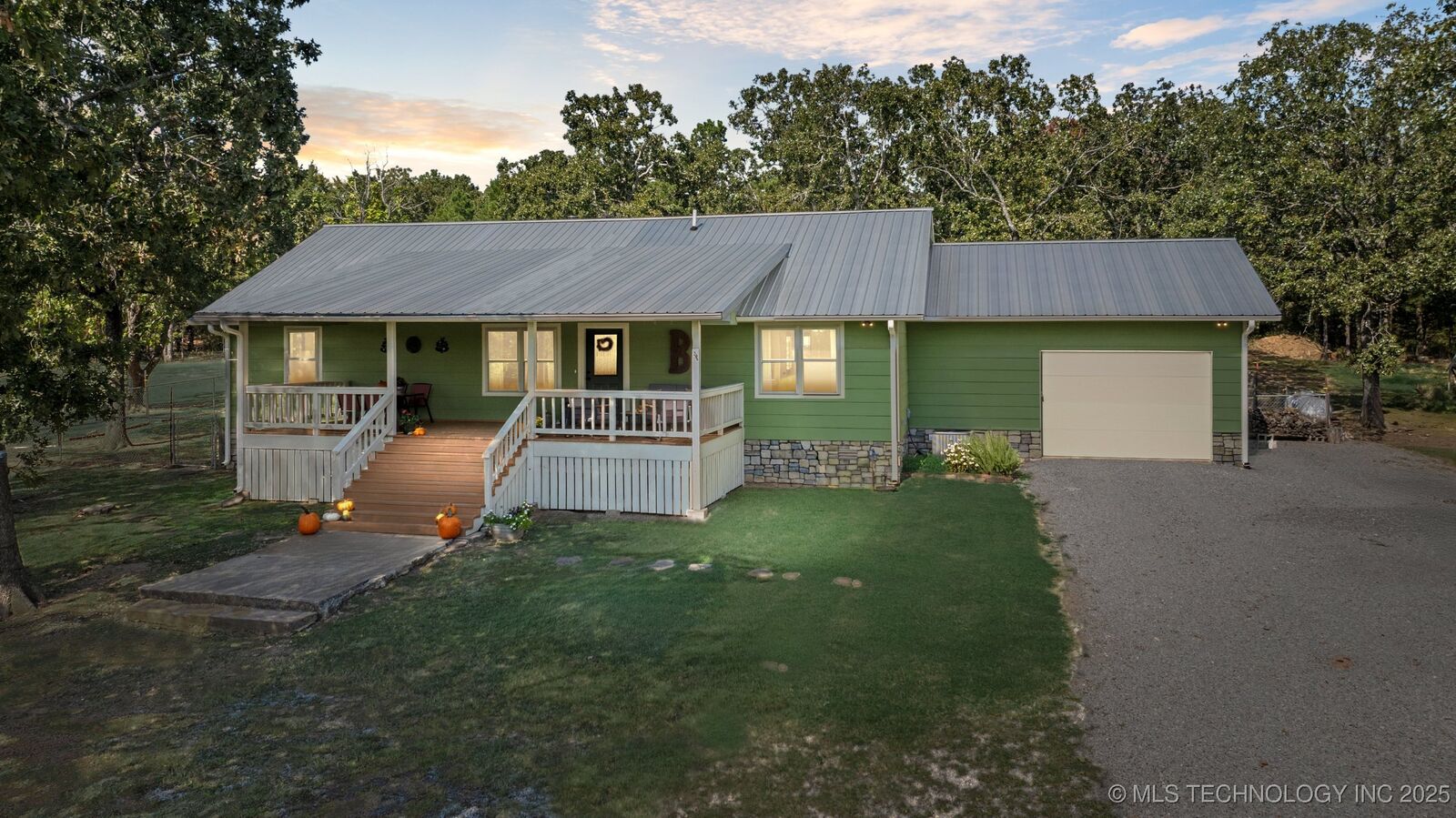 Property Photo:  3340 SE 1083 Road  OK 74563 