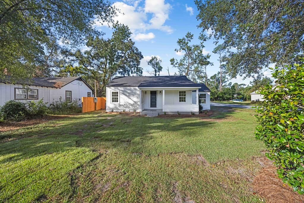 Property Photo:  2014 Delvid Ave  GA 31602