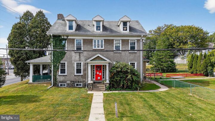 Property Photo: 223 E Park Road PA 19083