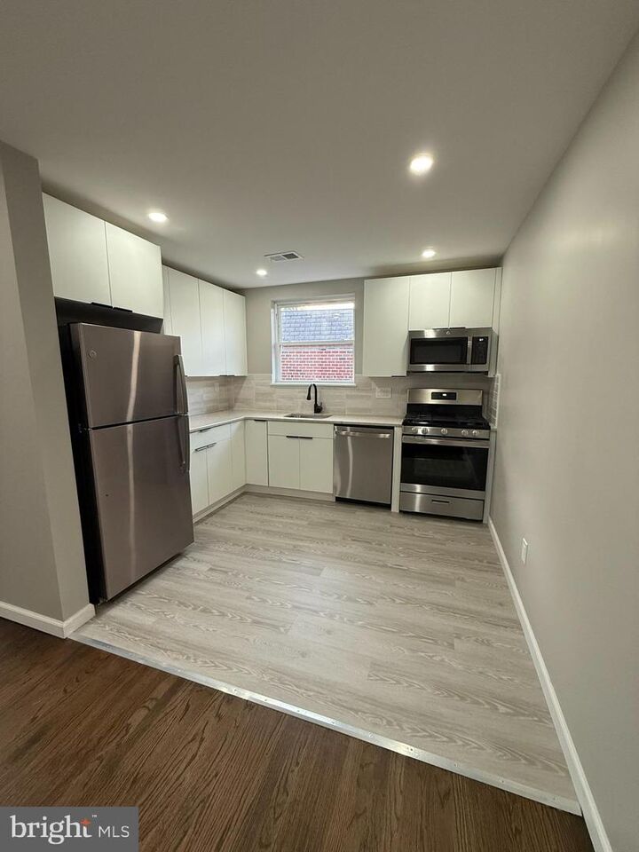 Property Photo: 1635 Borbeck Avenue 2nd Fl PA 19111