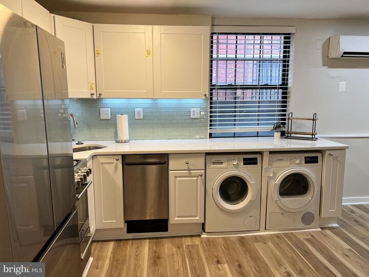 Property Photo: 1121 Walnut Street 2R PA 19107