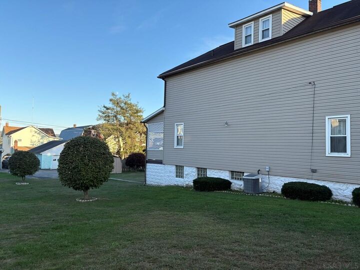 Property Photo:  148 Glenn Street  PA 15906