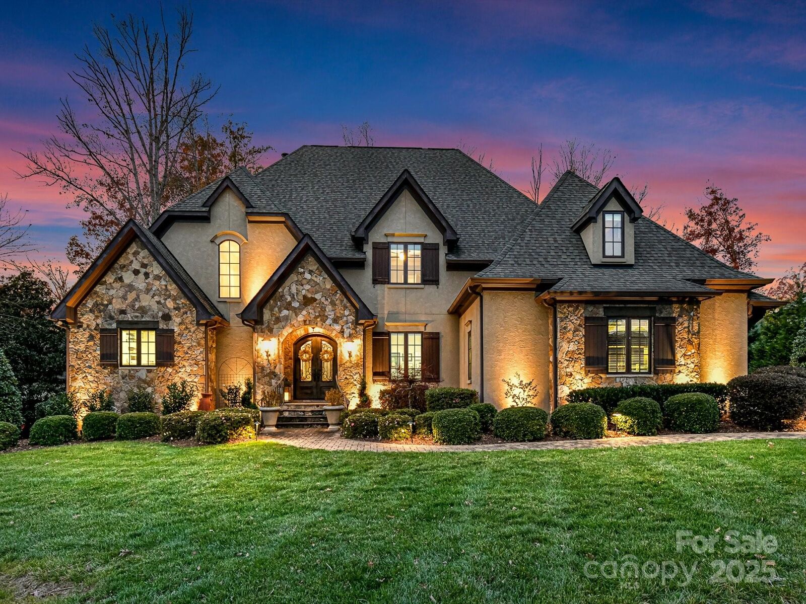 Property Photo: 304 Skyecroft Way NC 28173