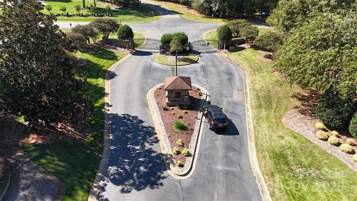 Property Photo:  204 S Harbor Watch Drive  NC 28677 