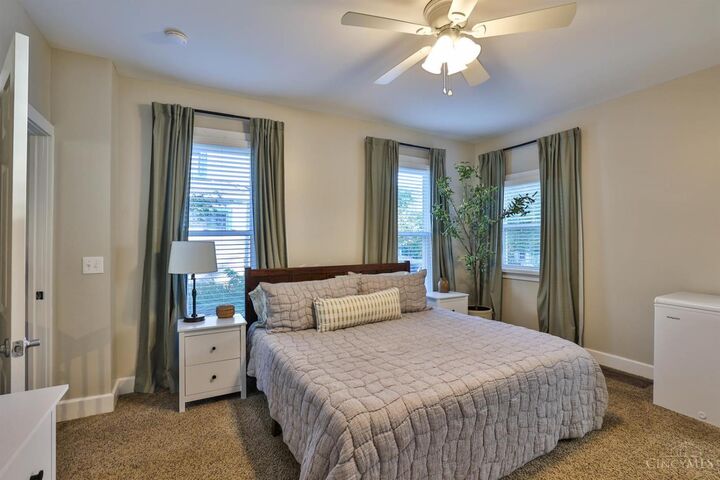 Property Photo: 3950 Elsmere Avenue OH 45212