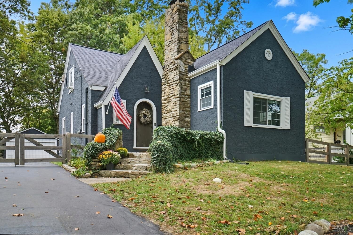 Property Photo: 1419 Beacon Street OH 45230