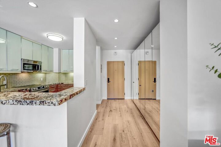 Property Photo: 999 N Doheny Dr CA 90069