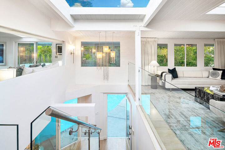 Property Photo:  1415 Braeridge Dr  CA 90210 