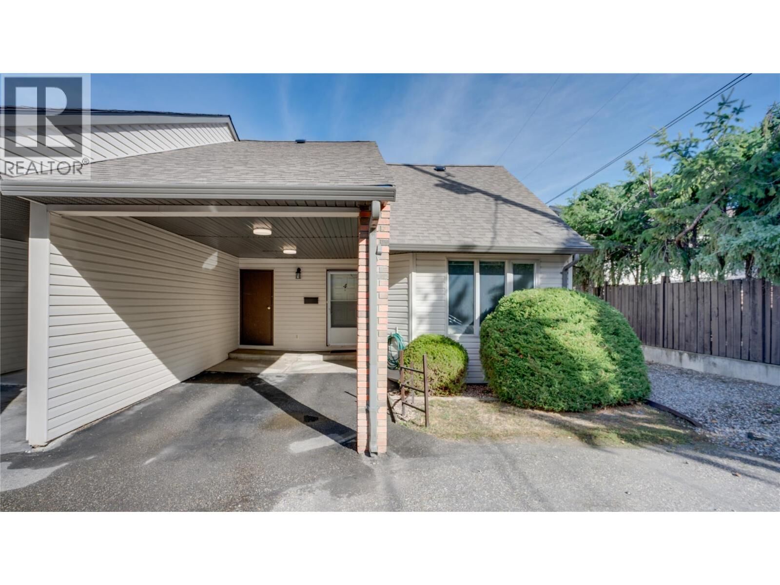 Property Photo: 4004 24 Avenue 4 BC V1T 1M2