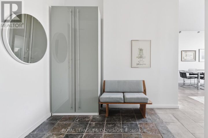 Property Photo:  160 Baldwin Street 610  ON M5T 3K7