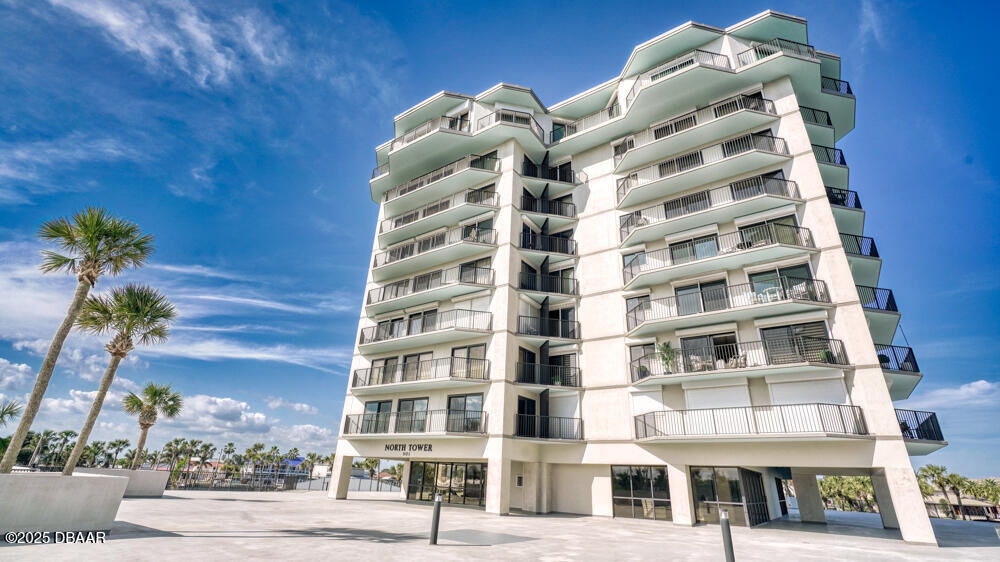 Property Photo: 501 N Causeway 7070 FL 32169