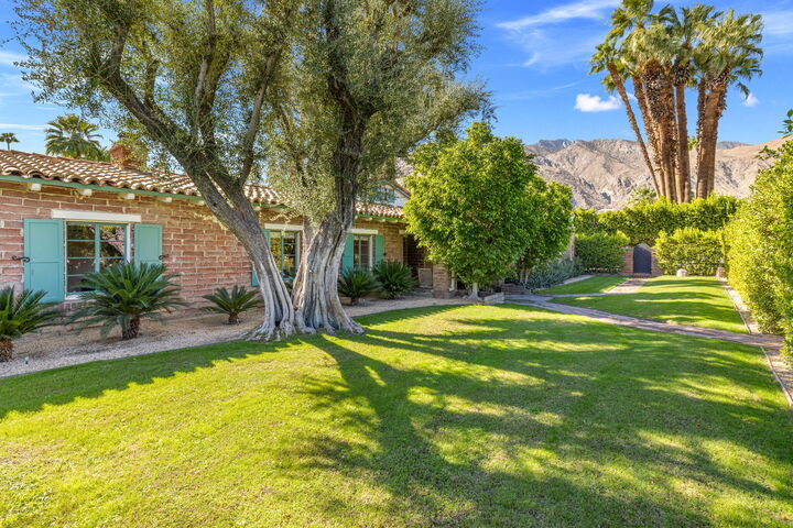 Property Photo: 367 Tamarisk Road CA 92262
