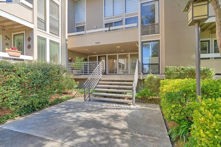 Property Photo: 1131 Compass Ln 108 CA 94404