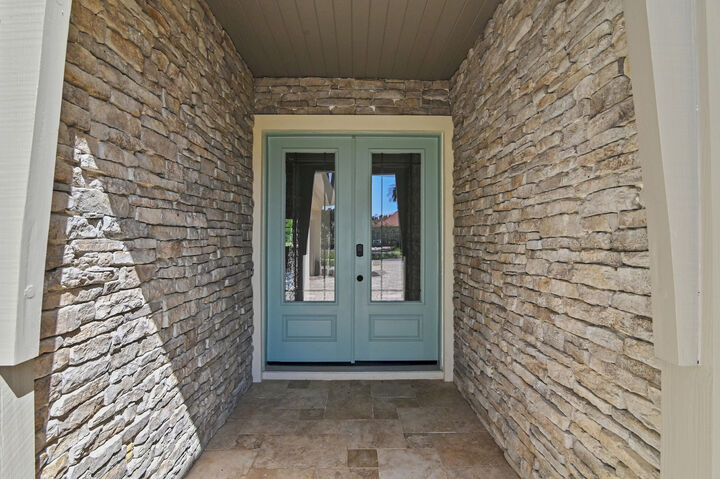 Property Photo: 4333 Carriage Lane FL 32541