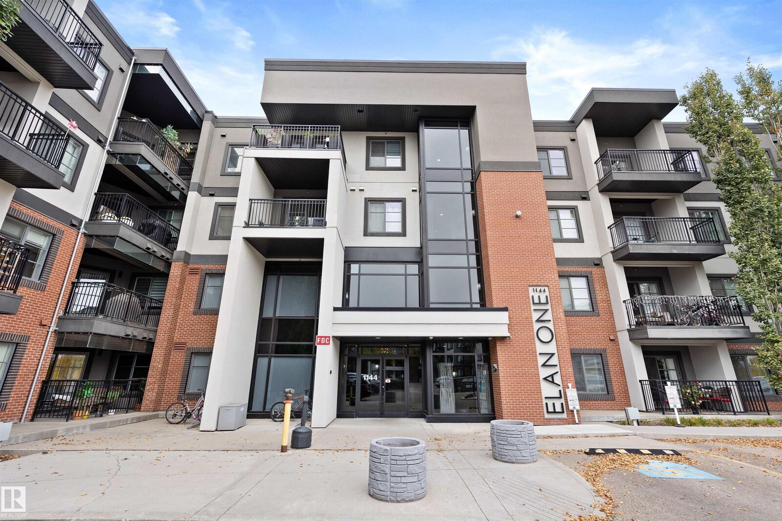 Property Photo: 1144 Adamson Drive SW 416 AB T6W 2X7