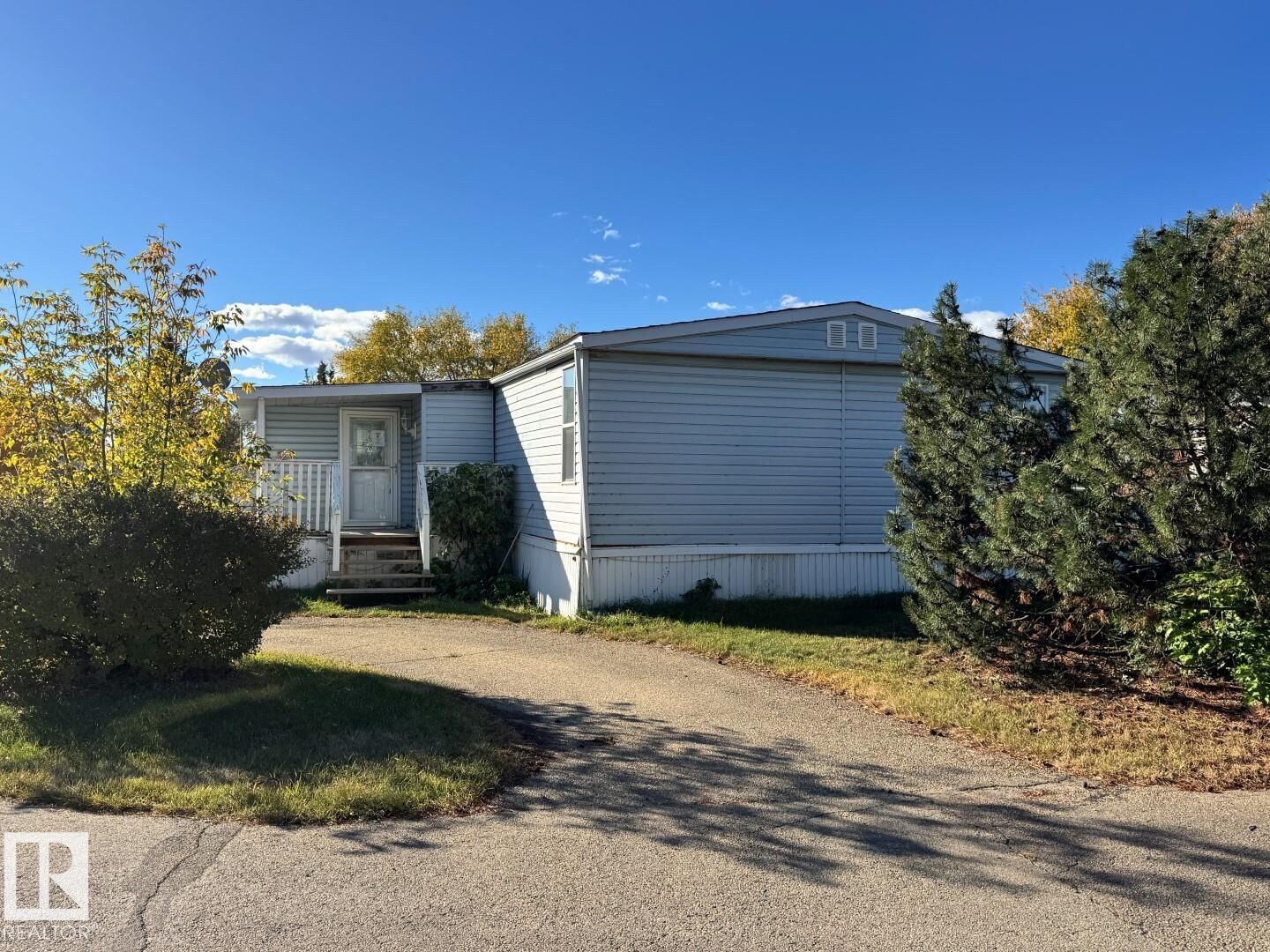 Property Photo: 10770 Winterburn Rd NW 1126 AB T5S 1T6