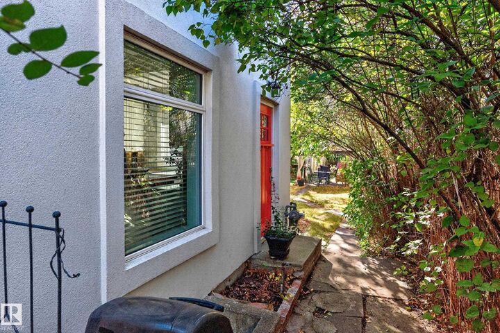 Property Photo: 10929 University Avenue NW AB T6G 1Y1