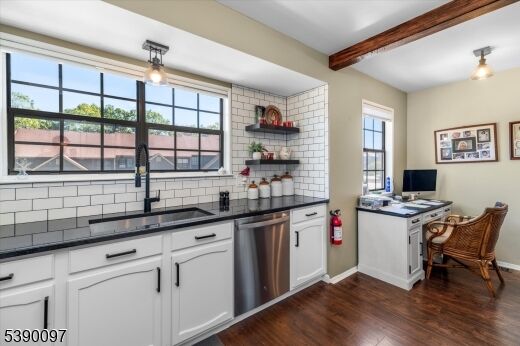 Property Photo:  52 Beacon Hill Rd E  NJ 07480 