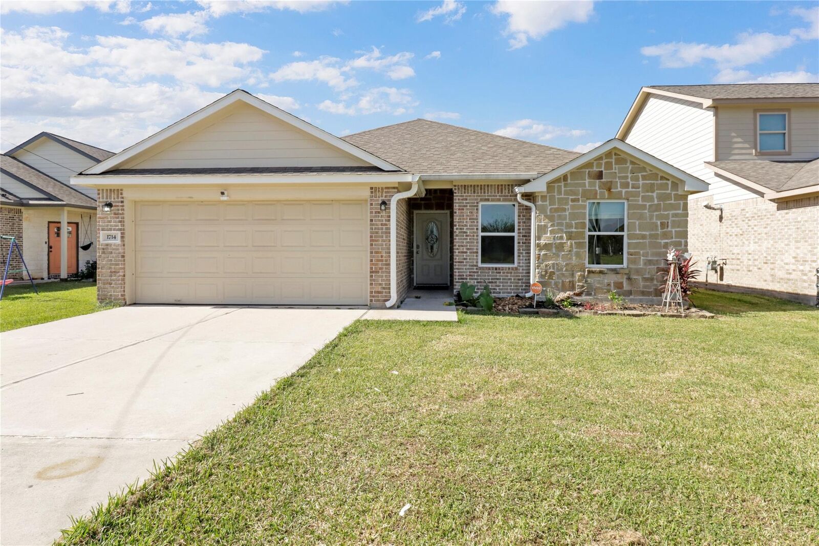 Property Photo: 1714 Avenue J TX 77534