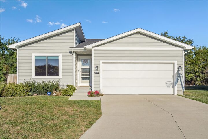 4507 E 48th Street  Des Moines IA 50317 photo