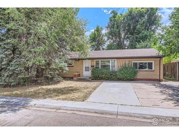 Property Photo:  1517 Crestmore Pl  CO 80521 