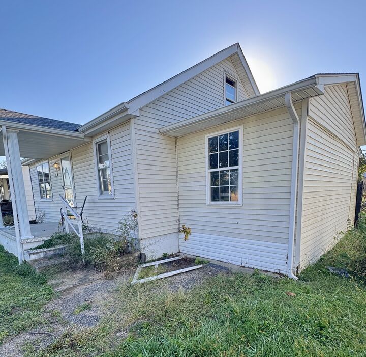 Property Photo:  175 E Third Avenue  KY 41175 