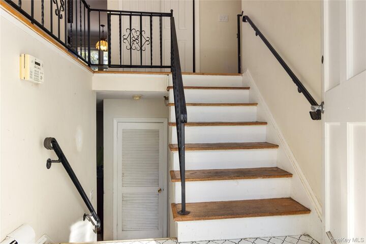 Property Photo: 5 Catalpa Court NY 10954