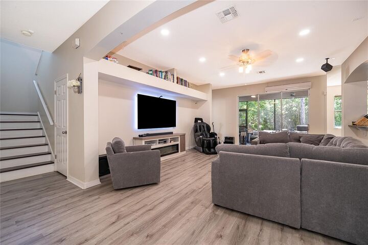 Property Photo: 9808 Bennington Chase Drive FL 32829