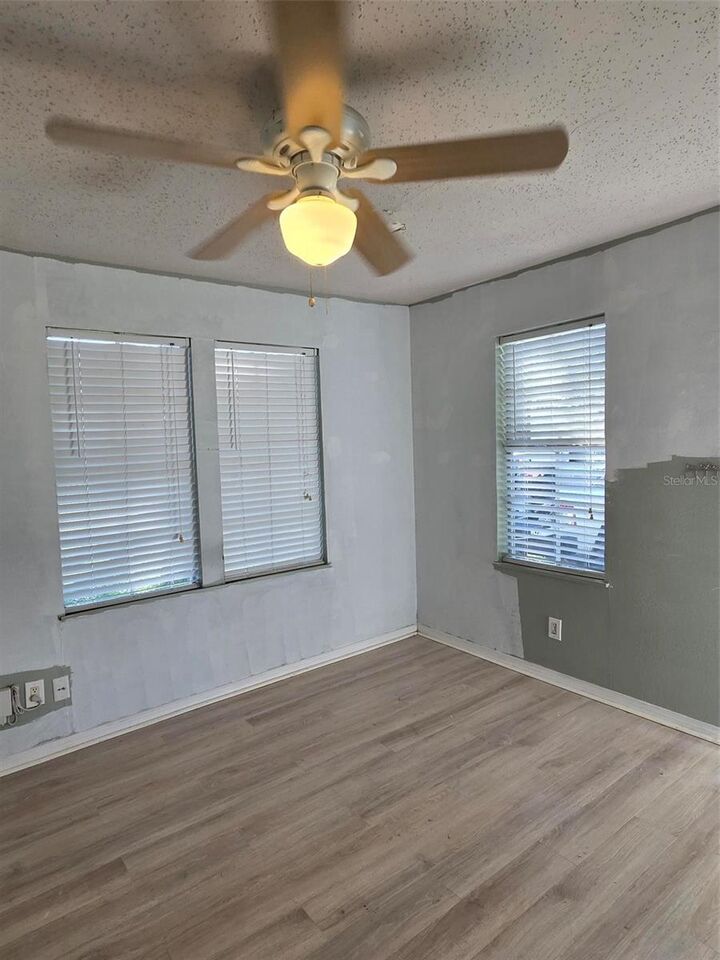 Property Photo:  1527 W Clinton Street  FL 33604