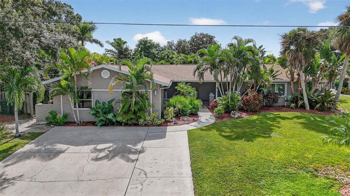 1884 Southpointe Drive  Sarasota FL 34231 photo