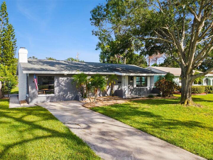Property Photo: 9033 3rd Street N FL 33702