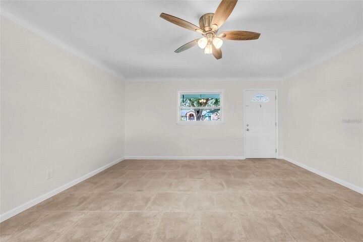 Property Photo: 9046 1st Street N FL 33702