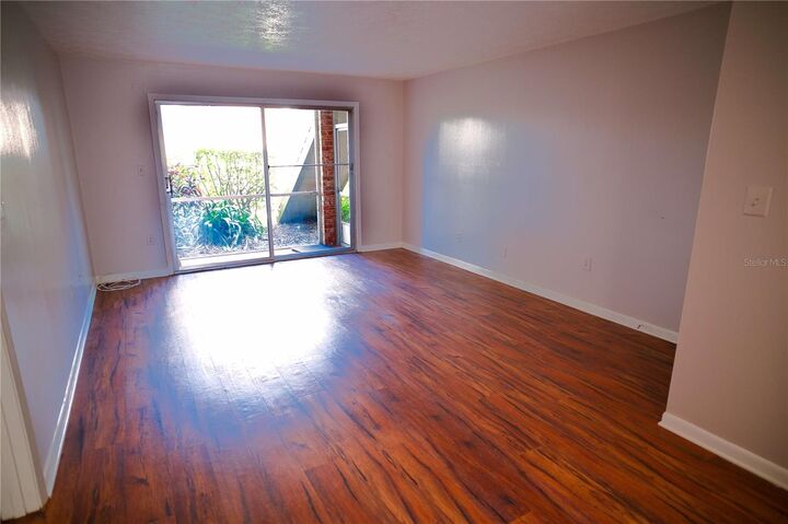 Property Photo:  4212 Lake Underhill Road 5D9  FL 32803 