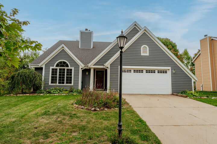 Property Photo: 2221 Inverness Dr WI 53186