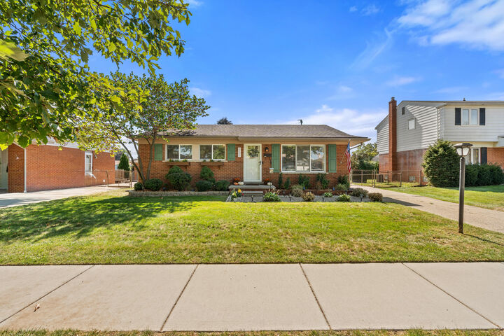 Property Photo: 35527 Elmira Street MI 48150