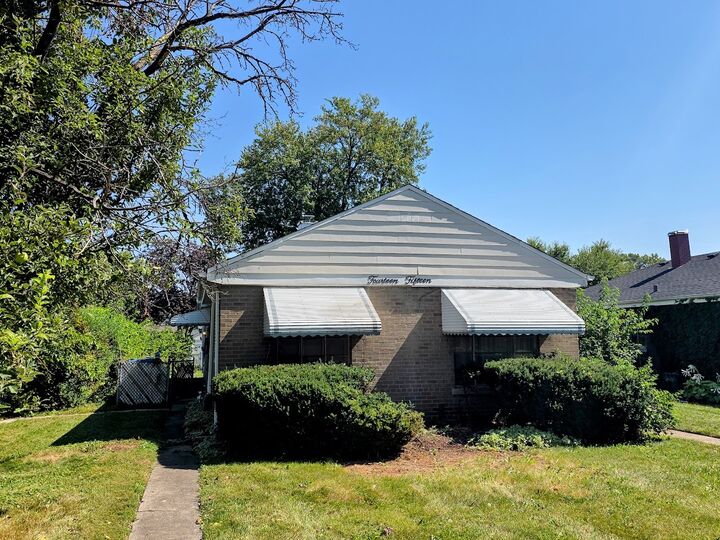 Property Photo: 1415 N Taft Avenue IL 60163