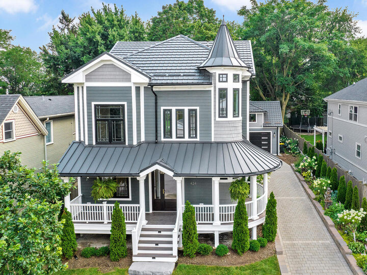 Property Photo:  424 E Maple Avenue  IL 60525 