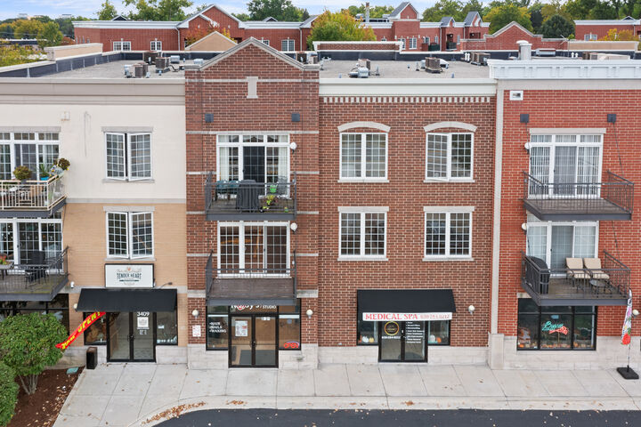 Property Photo: 3400 Wellington Court 204 IL 60008