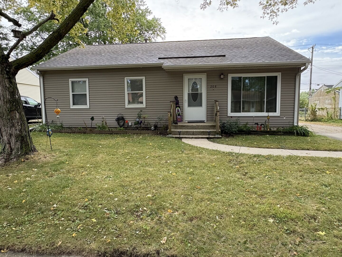 Property Photo: 208 Irene Avenue IL 61068