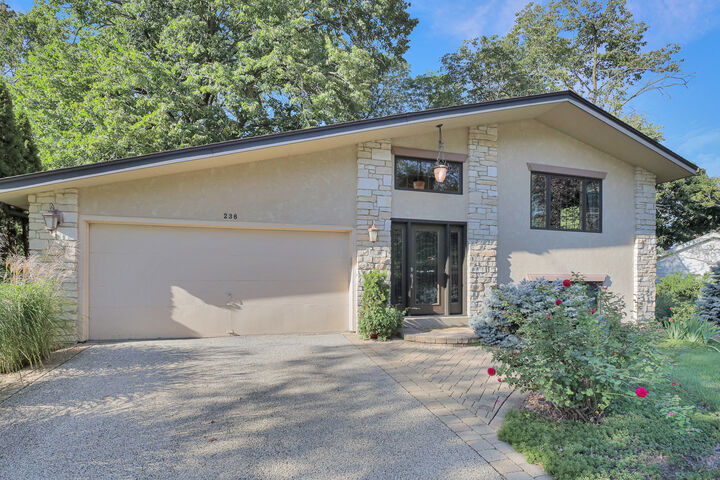 Property Photo: 236 Monument Avenue IL 60010