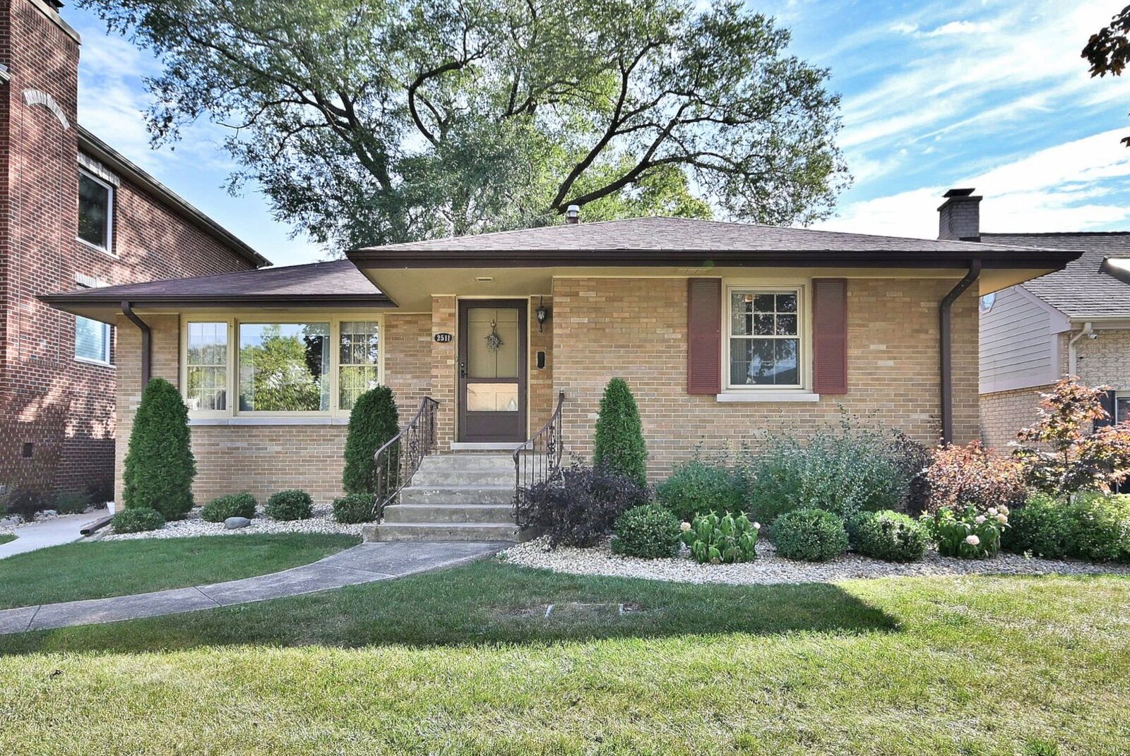 Property Photo: 2511 Rhodes Avenue IL 60171